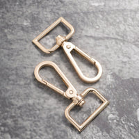 ナスカン 尾内径25mm 4個入り 合金製 VC0216-25 | バッグ・ショルダー用フック金具