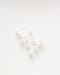 樹脂ビーズ 直径5mm 両穴タイプ　 VC0094