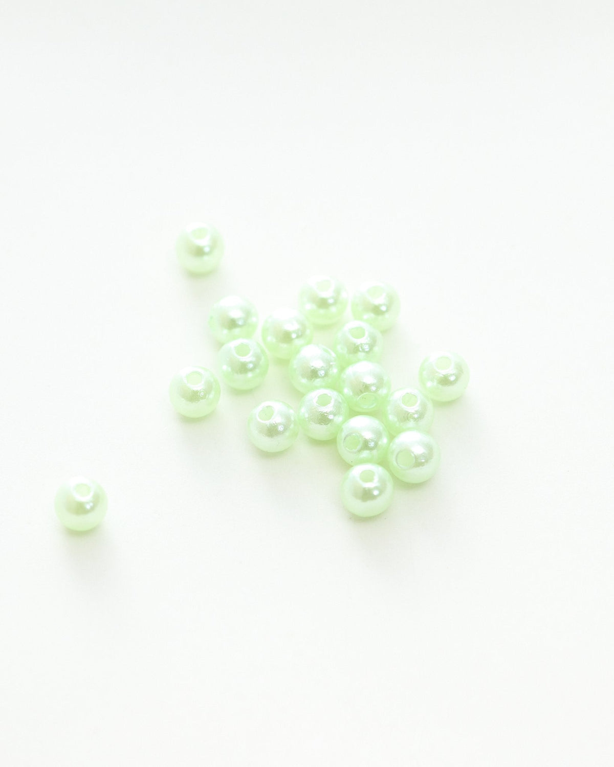 樹脂ビーズ 直径6mm 両穴タイプ　 VC0094-2